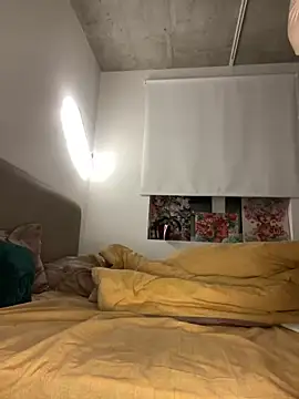 Snapshot of _urbestie_ chatting on February 2025 08:44:02 PM urbestie online show from February 2025 08:44:02 PM