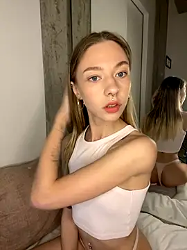 Snapshot of _urbestie_ chatting on October 2025 10:51:02 PM urbestie online show from October 2025 10:51:02 PM