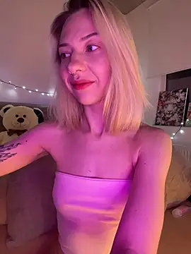 Snapshot of _urbestie_ chatting on July 2026 11:04:02 PM urbestie online show from July 2026 11:04:02 PM