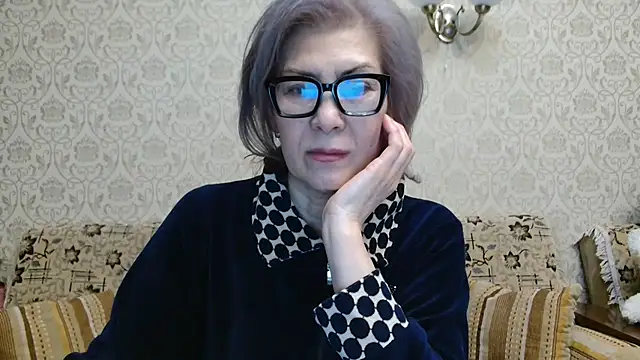 Elegant00Lady online show from October 2025 05:24:02 PM