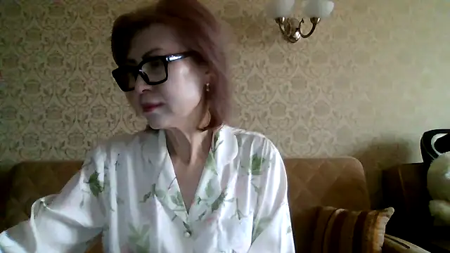 Elegant00Lady online show from April 2026 04:16:01 AM