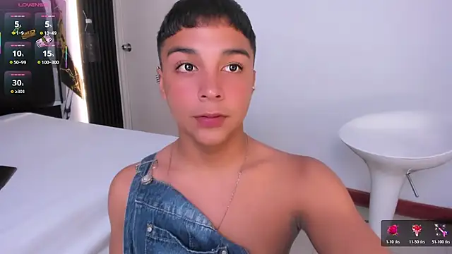 Snapshot of Seductivo_jr chatting on May 2026 08:49:02 PM Seductivo jr online show from May 2026 08:49:02 PM