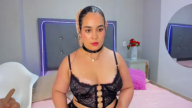 emma lye online show from November 2025 09:25:01 PM