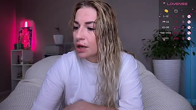 Tanya Acid online show from October 2025 11:44:01 AM