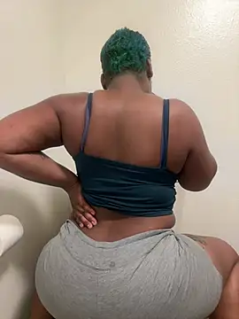 Prettynthick12 online show from June 2026 06:52:01 PM
