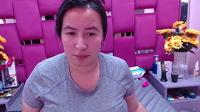 NaomyPrinces online show from December 2024 07:28:02 PM