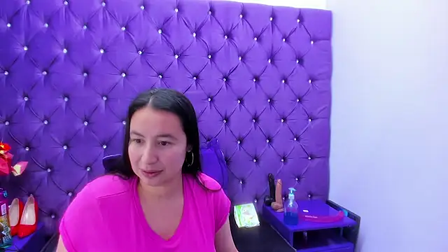 NaomyPrinces online show from May 2026 02:00:01 PM