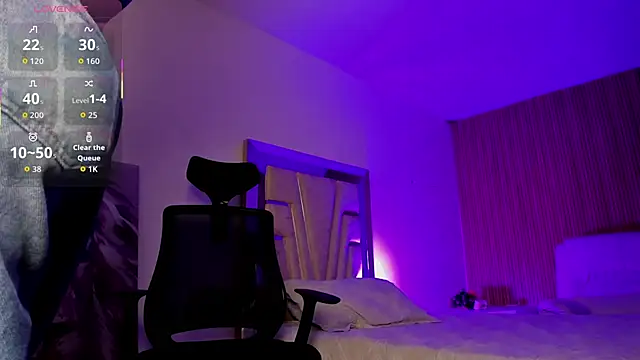 Melany Luv online show from November 2025 08:22:02 PM