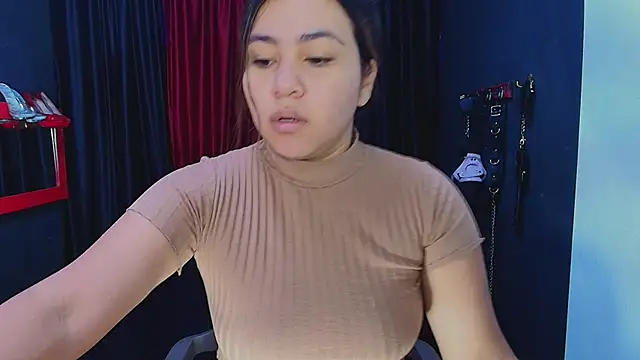 Snapshot of AmorMia chatting on January 2025 12:19:02 PM AmorMia online show from January 2025 12:19:02 PM