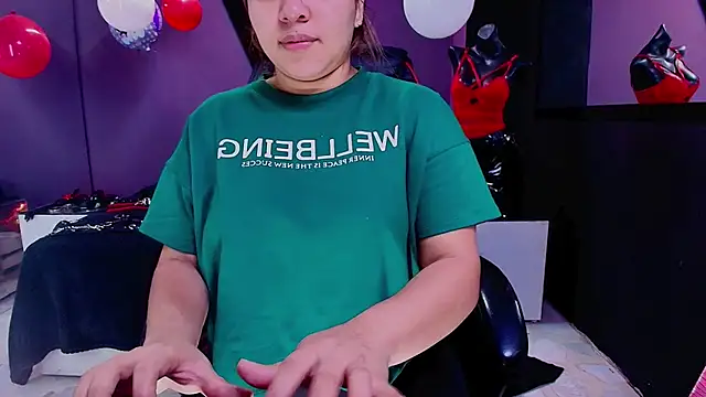 Snapshot of AmorMia chatting on February 2025 12:27:02 PM AmorMia online show from February 2025 12:27:02 PM
