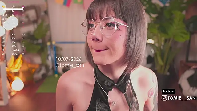 Snapshot of tomie_san chatting on July 2026 03:03:01 PM tomie san online show from July 2026 03:03:01 PM