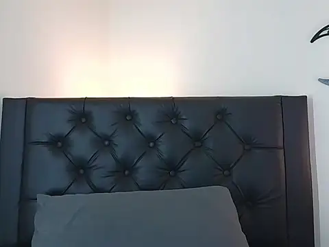 EvoletFMK online show from April 2026 02:33:01 PM