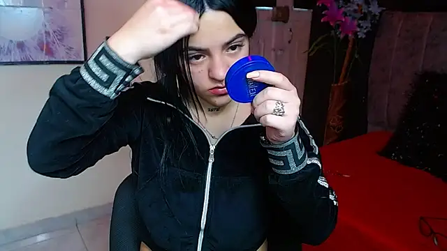 Violettasquirt online show from November 2025 03:55:01 PM