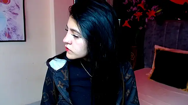 Violettasquirt online show from December 2025 01:49:01 PM