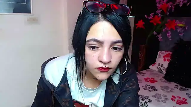 Violettasquirt online show from December 2025 01:39:02 PM