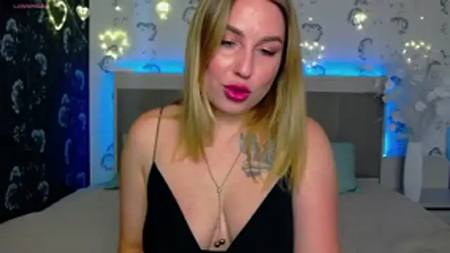 Snapshot of KisssAmmeli chatting on June 2026 12:14:02 PM KisssAmmeli online show from June 2026 12:14:02 PM