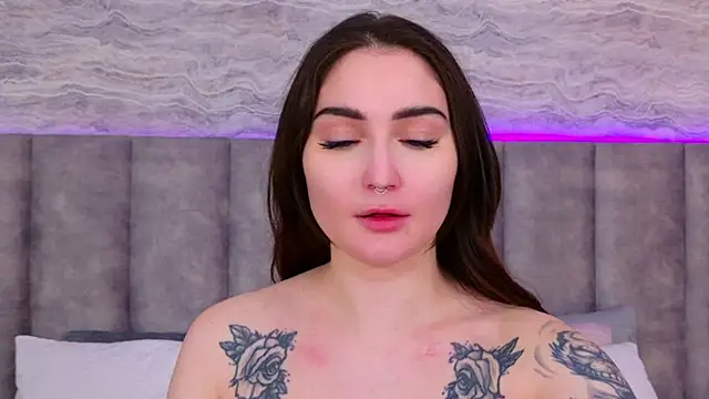 RoxiLester online show from March 2025 11:39:02 AM