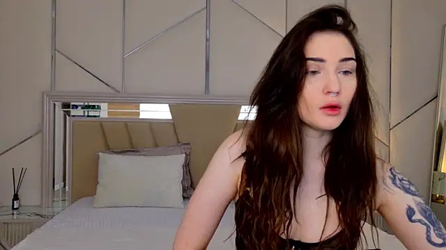 RoxiLester online show from March 2025 05:06:02 AM