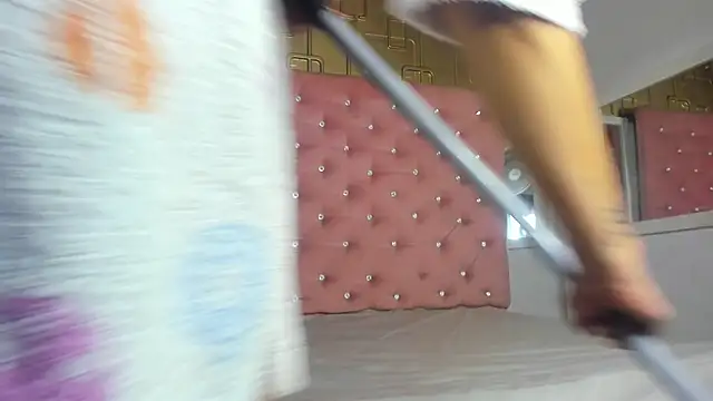 Molly gomez  online show from February 2025 10:40:01 PM