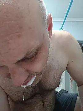 Snapshot of Pineapple04 chatting on July 2026 03:09:01 AM Pineapple04 online show from July 2026 03:09:01 AM