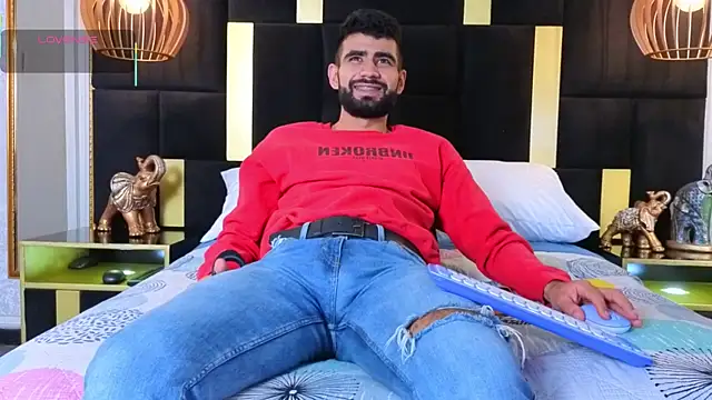 Ethan  Walker online show from October 2025 07:33:01 PM