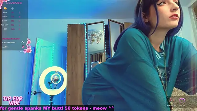 Snapshot of Toxic_Ellies chatting on November 2025 01:54:02 PM Toxic Ellies online show from November 2025 01:54:02 PM