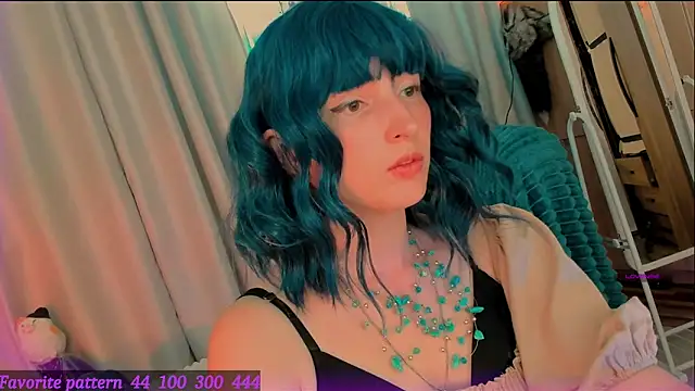 Toxic Ellies online show from May 2026 03:17:01 PM