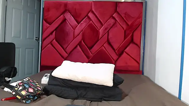 EvaMills1 online show from March 2025 03:05:02 PM