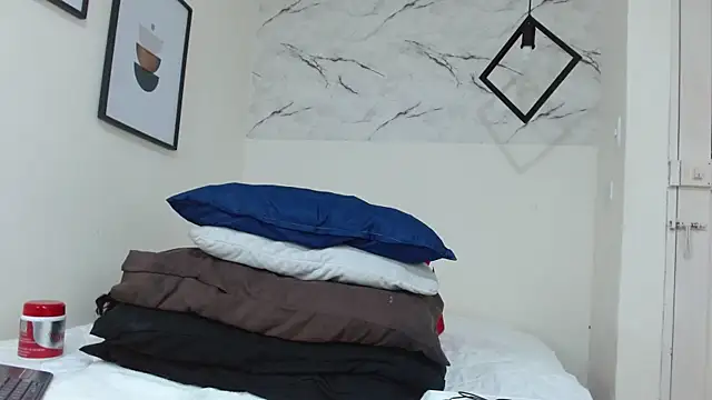 EvaMills1 online show from November 2025 08:41:01 PM