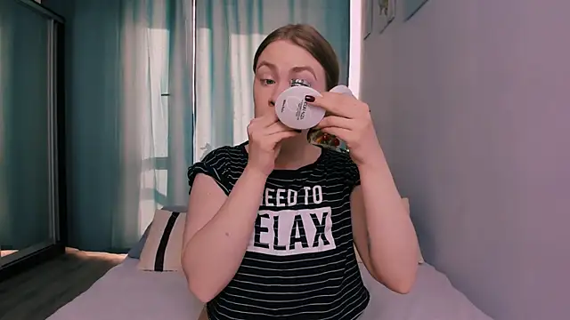 InsatiableFoxX online show from April 2026 05:43:02 AM