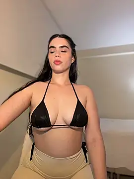 Mavi Coless online show from April 2026 12:39:01 AM