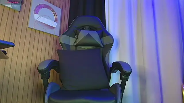 Camila Chainn online show from November 2025 08:33:02 AM