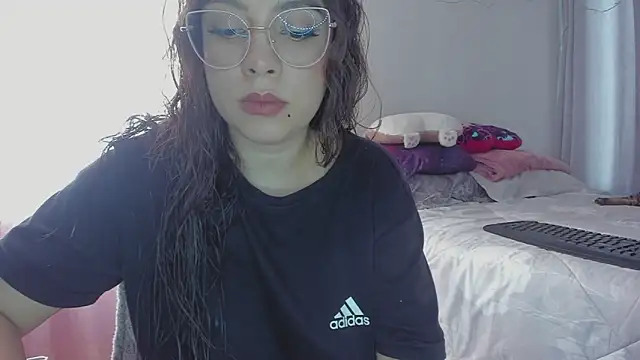 HARLEYNAPIER online show from April 2026 09:01:01 PM