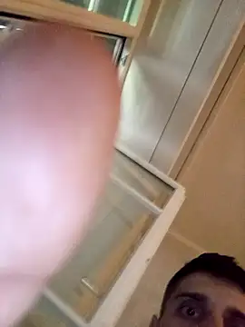 Snapshot of Xtremem00d chatting on September 2025 12:29:01 PM Xtremem00d online show from September 2025 12:29:01 PM