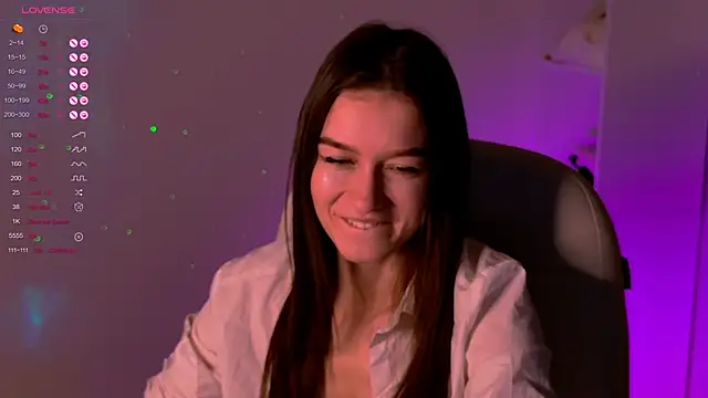 Snapshot of Alice__grace chatting on December 2024 03:51:01 AM Alice grace online show from December 2024 03:51:01 AM