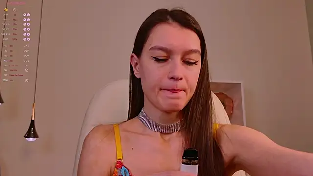 Snapshot of Alice__grace chatting on January 2025 04:47:01 AM Alice grace online show from January 2025 04:47:01 AM