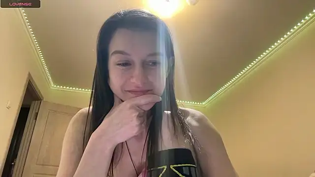 Snapshot of Alice__grace chatting on February 2025 07:31:02 PM Alice grace online show from February 2025 07:31:02 PM