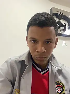 Snapshot of Onel9701 chatting on February 2026 01:45:01 PM Onel9701 online show from February 2026 01:45:01 PM