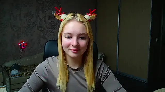 Snapshot of Milka_kiss_ chatting on December 2025 11:50:02 AM Milka kiss online show from December 2025 11:50:02 AM