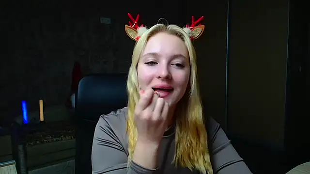 Snapshot of Milka_kiss_ chatting on January 2026 02:43:02 PM Milka kiss online show from January 2026 02:43:02 PM