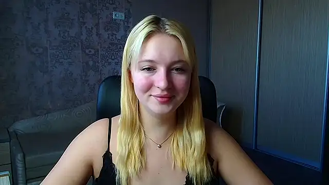 Snapshot of Milka_kiss_ chatting on February 2026 06:48:02 AM Milka kiss online show from February 2026 06:48:02 AM