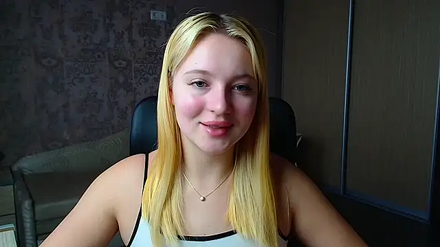 Snapshot of Milka_kiss_ chatting on February 2026 11:51:01 AM Milka kiss online show from February 2026 11:51:01 AM