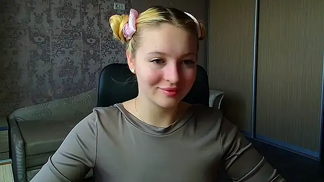 Milka kiss  online show from May 2026 09:39:01 AM