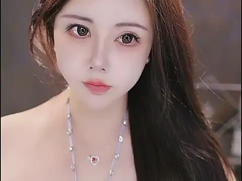 Qiaoqiao  online show from November 2025 12:28:01 PM