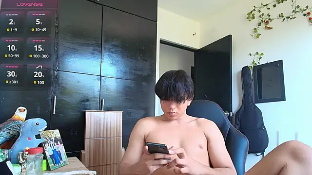 Haruto2001 online show from December 2024 01:13:02 PM