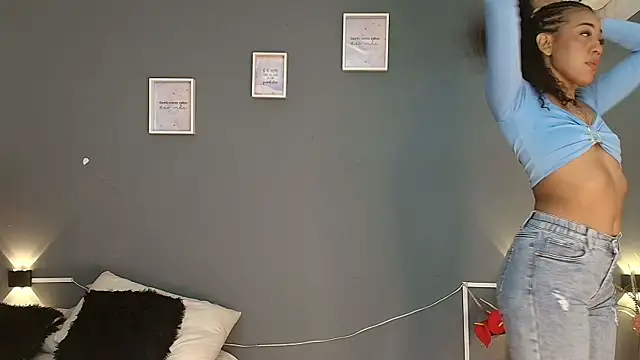 flavia cruz online show from October 2025 09:24:02 PM