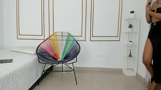 flavia cruz online show from November 2025 07:23:02 PM