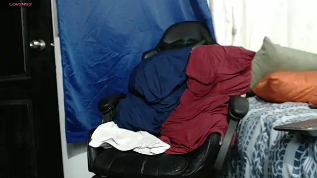 tizziano castillo  online show from February 2025 01:25:02 AM