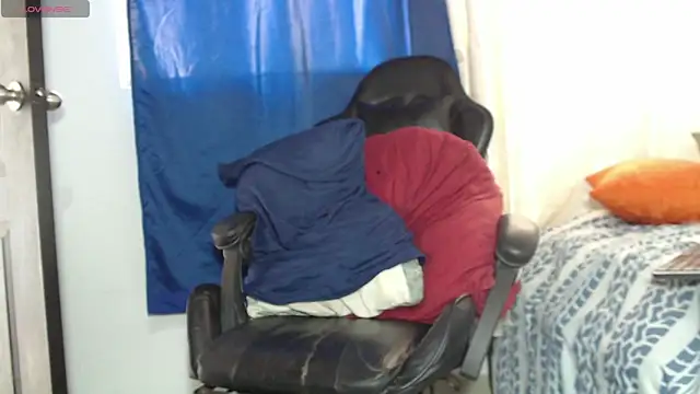 tizziano castillo  online show from March 2025 07:48:02 PM