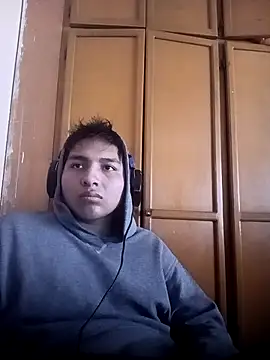 Snapshot of LoganFinds chatting on November 2025 03:03:02 PM LoganFinds online show from November 2025 03:03:02 PM
